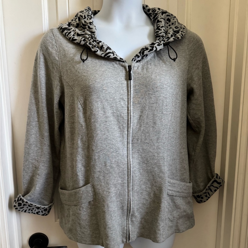 CHICO'S Zenergy Zip Front Leopard Print Collar Jacket, Size 2
